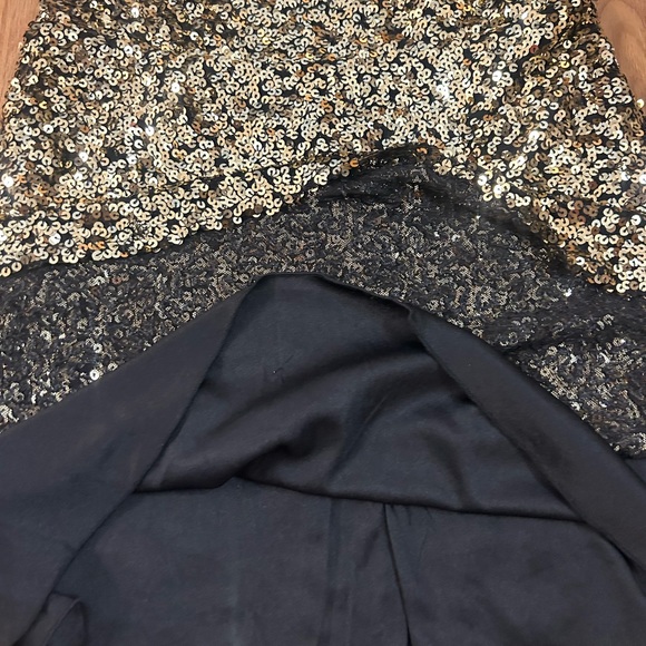 B Darlin A-Line, Square Neckline, Gold Sequined Dress. Size Small. NWOT. - Picture 5 of 10